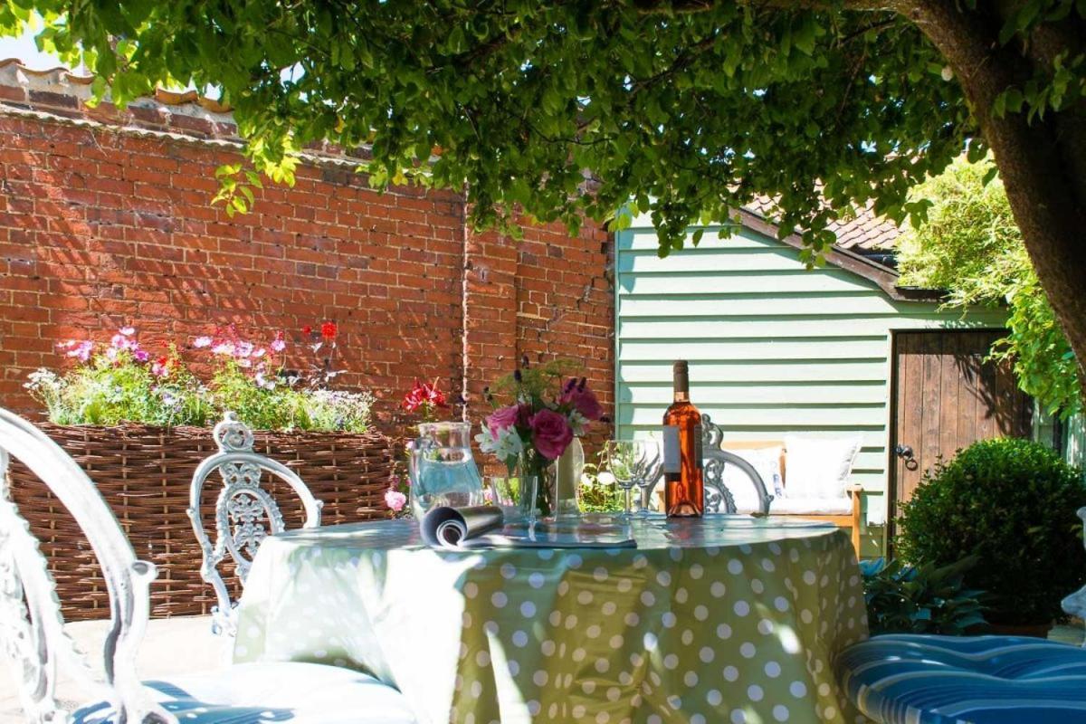 Wren Cottage, A Very Cosy Historic Coastal In A Pretty Little Village