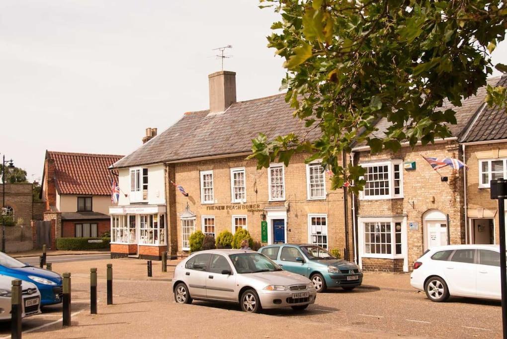 Holiday home Wren Cottage, A Very Cosy Historic Coastal In A Pretty Little Village *