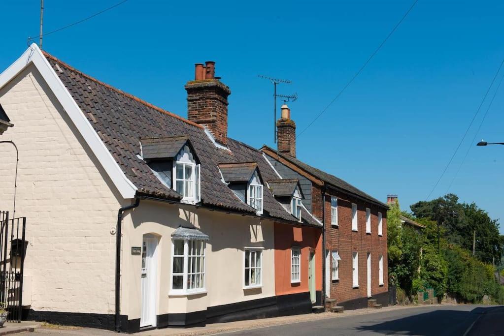 Wren Cottage, A Very Cosy Historic Coastal In A Pretty Little Village *
